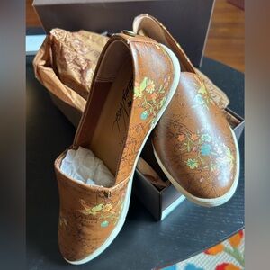 Patricia Nash Lola Shoes Womens Slip-On Brown Leather Floral Map Bird Print